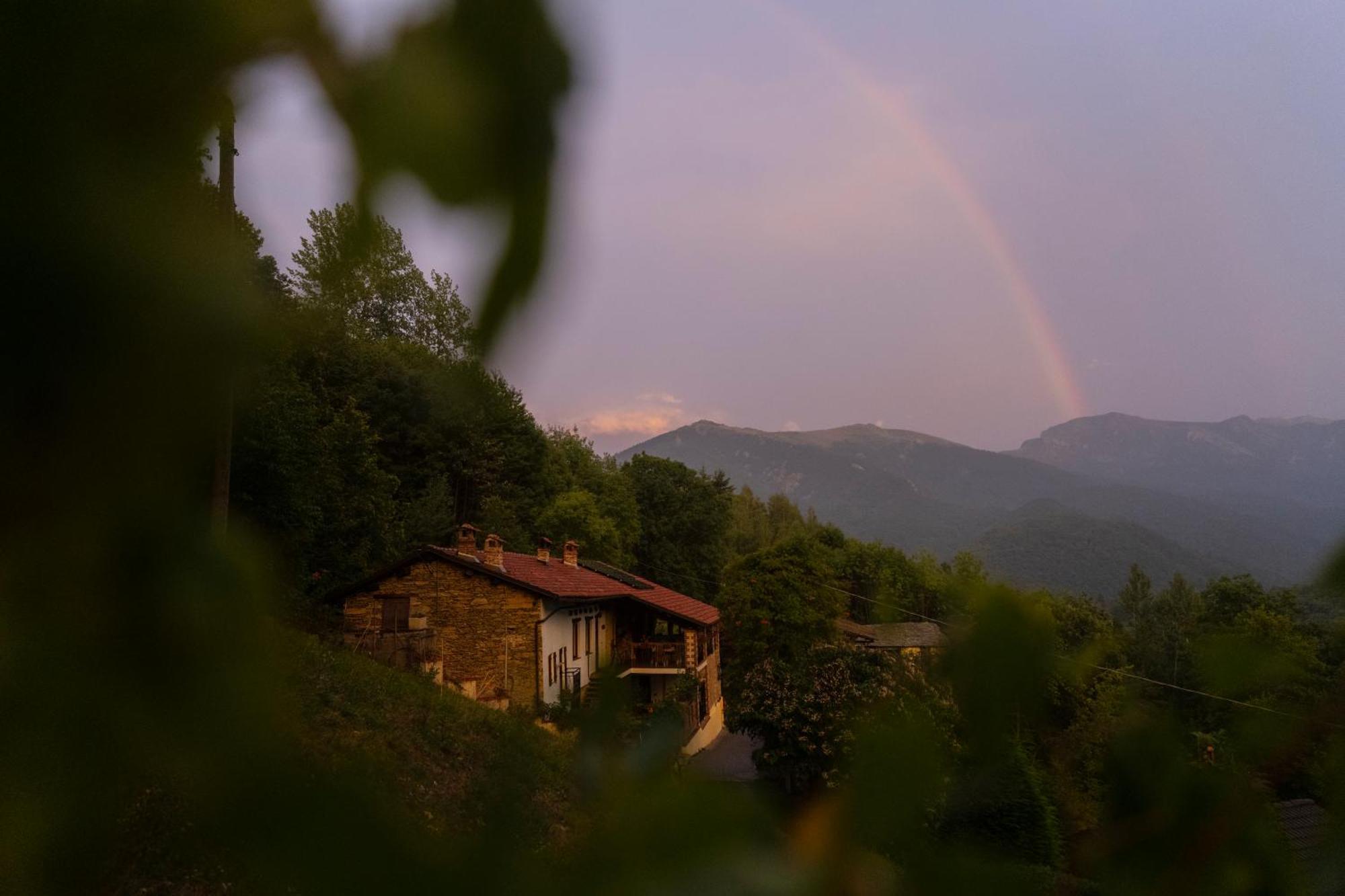 Iduevagamondi - Ospitalita Rurale Famigliare Di Montagna Bed and Breakfast Chiusa di Pesio Buitenkant foto